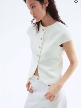 H&M Cream Short-Sleeve Bouclé Textured Button Top
